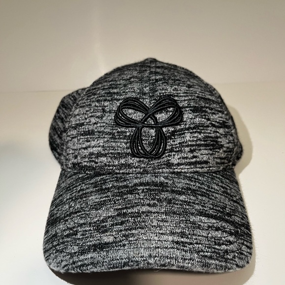 TNA / Aritzia White Logo Baseball Cap in Dover Gray / Adjustable Band - Picture 1 of 6